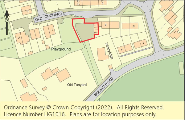 Lot: 20 - GARAGES AND LAND WITH POTENTIAL FOR DEVELOPMENT -